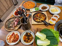 -草家酱蟹炭火烤肉店(珲春南路一店)