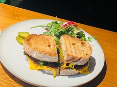 -JINNS锦时 steak&pizza(浸信会礼拜堂旧址店)
