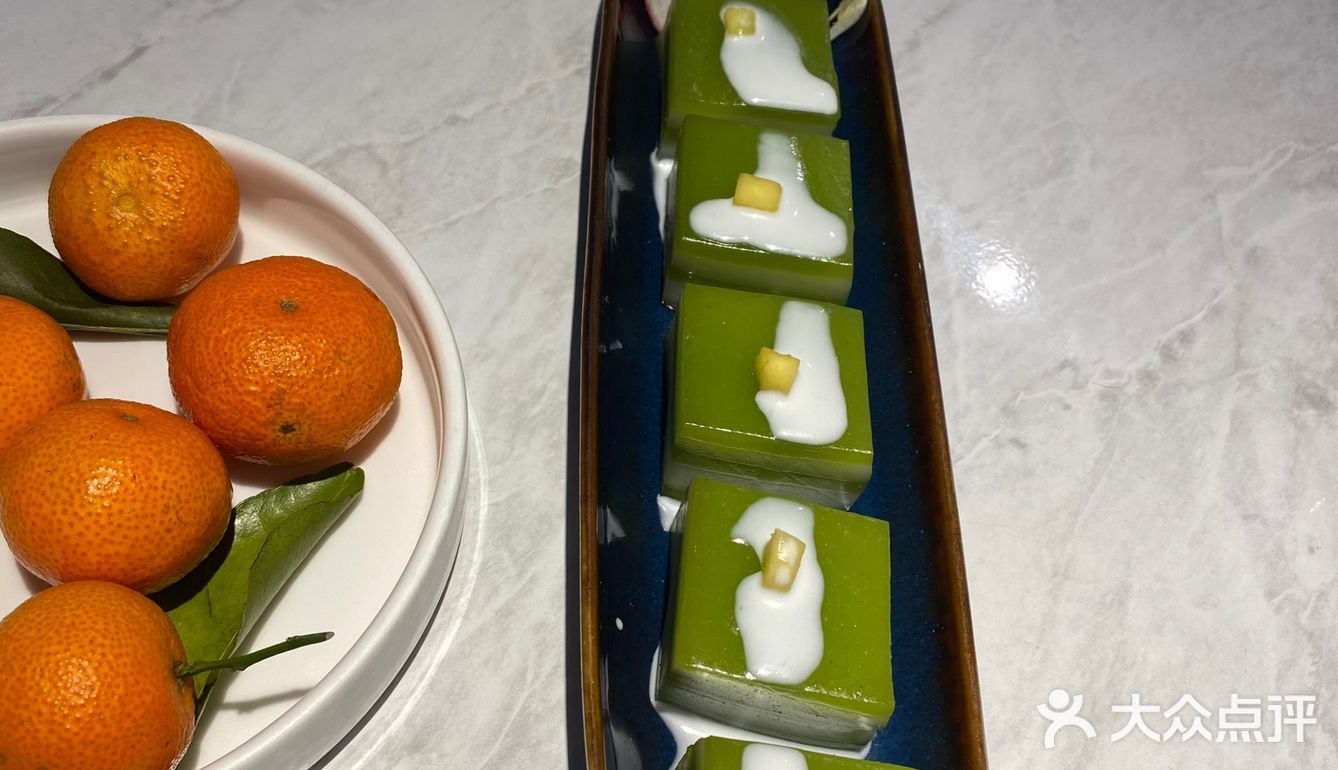 两人餐一共花了220,菜还剩很多吃不完