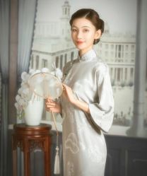 -租旗袍租礼服馆