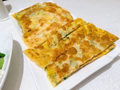 鸡蛋葱花飞饼-大铁勺新津菜(东丽阳光新业广场店)
