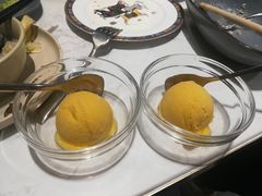 芒果冰激凌-鹿港小镇(金虹桥国际中心店)