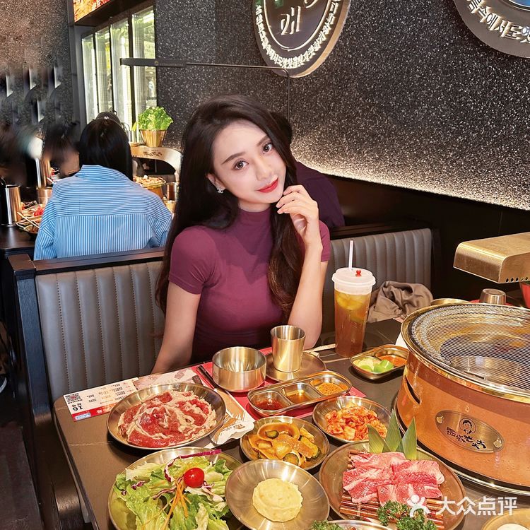 男模烤肉尊嘟有点东西