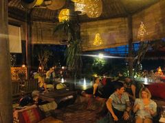 -乌托邦酒吧和餐厅