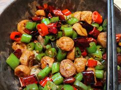 鹅卵石爆肥肠-老板恋上鱼(恒隆广场店)