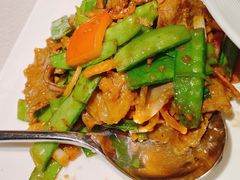 荷兰豆菜圃炒牛肉-皇朝会.经典传统粤菜(外滩店)