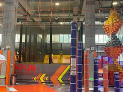 -嗨翻Hi-Fun竞技主题乐园·蹦床亲子生日轰趴(国光1937店)