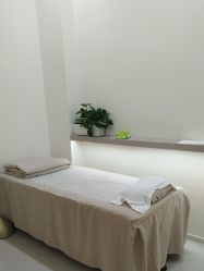 -苗方清颜专业祛痘·皮肤管理