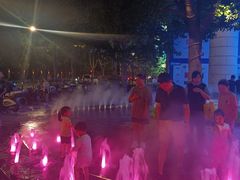 -瑞虹新天地月亮湾