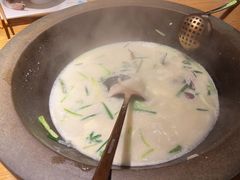 -咕嘟草帽鱼·牛奶一样的鲜鱼汤(天鹅湖万达广场店)