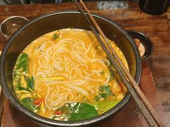 -银米·云南传统过桥米线(双廊黑金冠店)