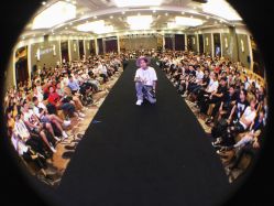 -God Hands发型设计复古会所