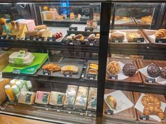 面包甜点陈列柜-星巴克(广州光明广场店)