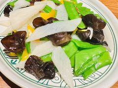 -云海肴·汽锅鸡·云南菜(天山百盛优客店)