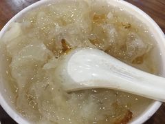 银耳炖桃胶-随柳居·苏式小吃(建新巷店)