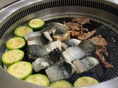 -围炉肉舍•炭烤活鳗•丹东海鲜烤肉(步行街店)