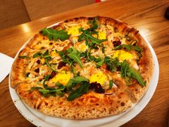 烤鸡奶酪蔬菜披萨-城市大道红炉披萨烘焙坊