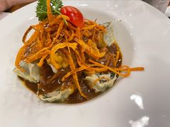 施瓦本饺配红酒洋葱汁-申德勒加油站西餐厅Schindlers Tankstelle(上海外滩店)
