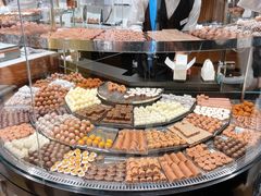 -Laderach 莱德拉(上海环贸iapm店)