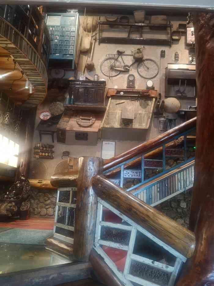 一桶江山餐厅(松北店)-"开业的时候,就来过～装修很有特色,有很多.