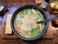 -银米·云南传统过桥米线(双廊黑金冠店)