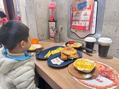 -必胜客(上海华谊新所店)
