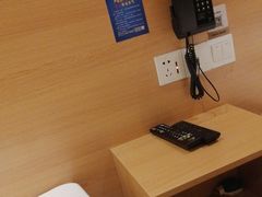 -布丁严选酒店(杭州武林西湖文化广场地铁站店)