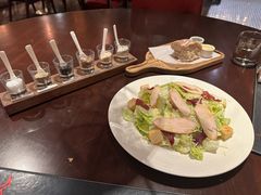 -恰餐厅及酒吧 CHAR Bar & Grill (北京丽都皇冠假日店)