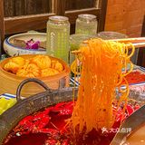 新晋排队王鸿姐老火锅红油包子八秒土豆丝辣得过瘾！