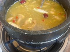 -鲁朗纳麦石锅鸡庄园