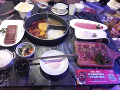 -热火朝天鲜切牛肉火锅(南强街巷店)