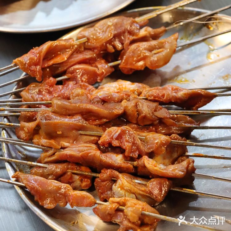 呜呜呜‼️我也不想吃，可是它家烤肉2R一串