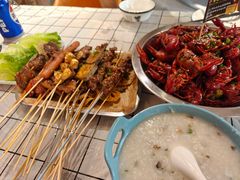 -顶峰夜宴·龙虾烧烤大排档(九江学院店)