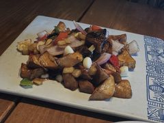 -云海肴·汽锅鸡·云南菜(天山百盛优客店)