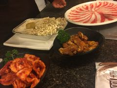 -韩宫宴炭火烤肉(中商世界里店)
