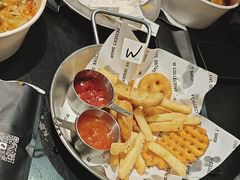 -W COLLECTIVE  DESSERT SHOP
