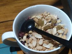 -八月美食小馆(银泰城总店)