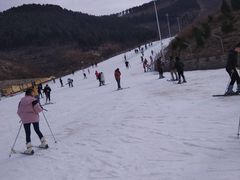 -济南卧虎山滑雪场