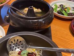-云海肴·汽锅鸡·云南菜(天山百盛优客店)