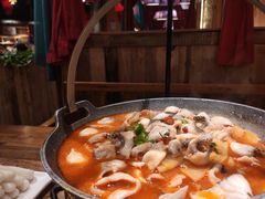 -老滇山寨•云南特色菜•地方菜•民族风情歌舞表演(金碧店)