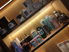 -星巴克(西藏路店)