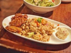 海鲜炒饭配香蒜烤鸡排-玛格萝妮比萨屋(四平店)