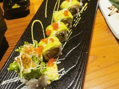 牛油果炸虾寿司卷-吟松日式料理(莘庄店)