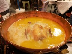 -鲜入围煮花胶鸡海鲜火锅