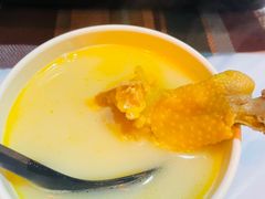 -鲜入围煮花胶鸡海鲜火锅