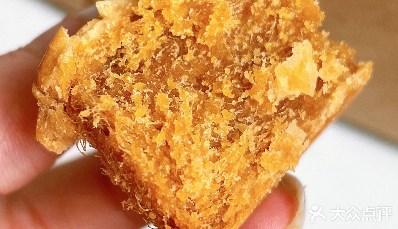 谁能拒绝肉松和咸蛋黄呢！