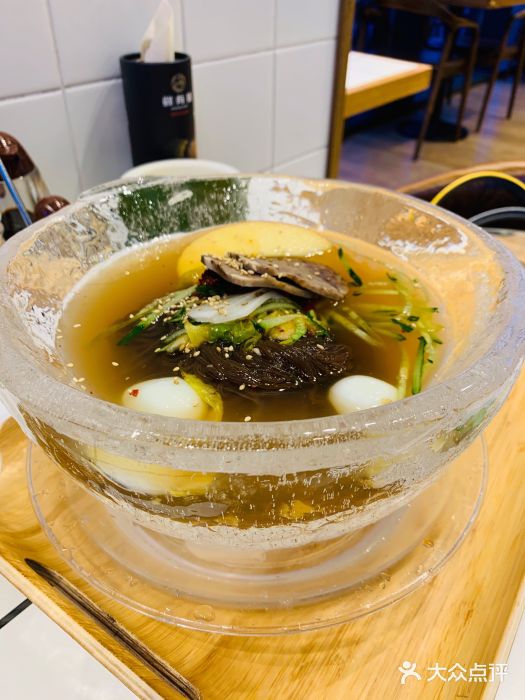 厚有蛋·朝鲜族现压牛肉冷面现压荞麦牛肉冷面图片