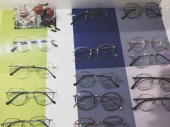 -提一眼镜·蔡司·依视路(小寨店)