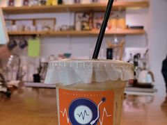 草莓拿铁-Joymean coffee.见面咖啡