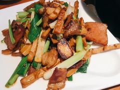 腊肉炒笋-黑鸡小馆(金源店)